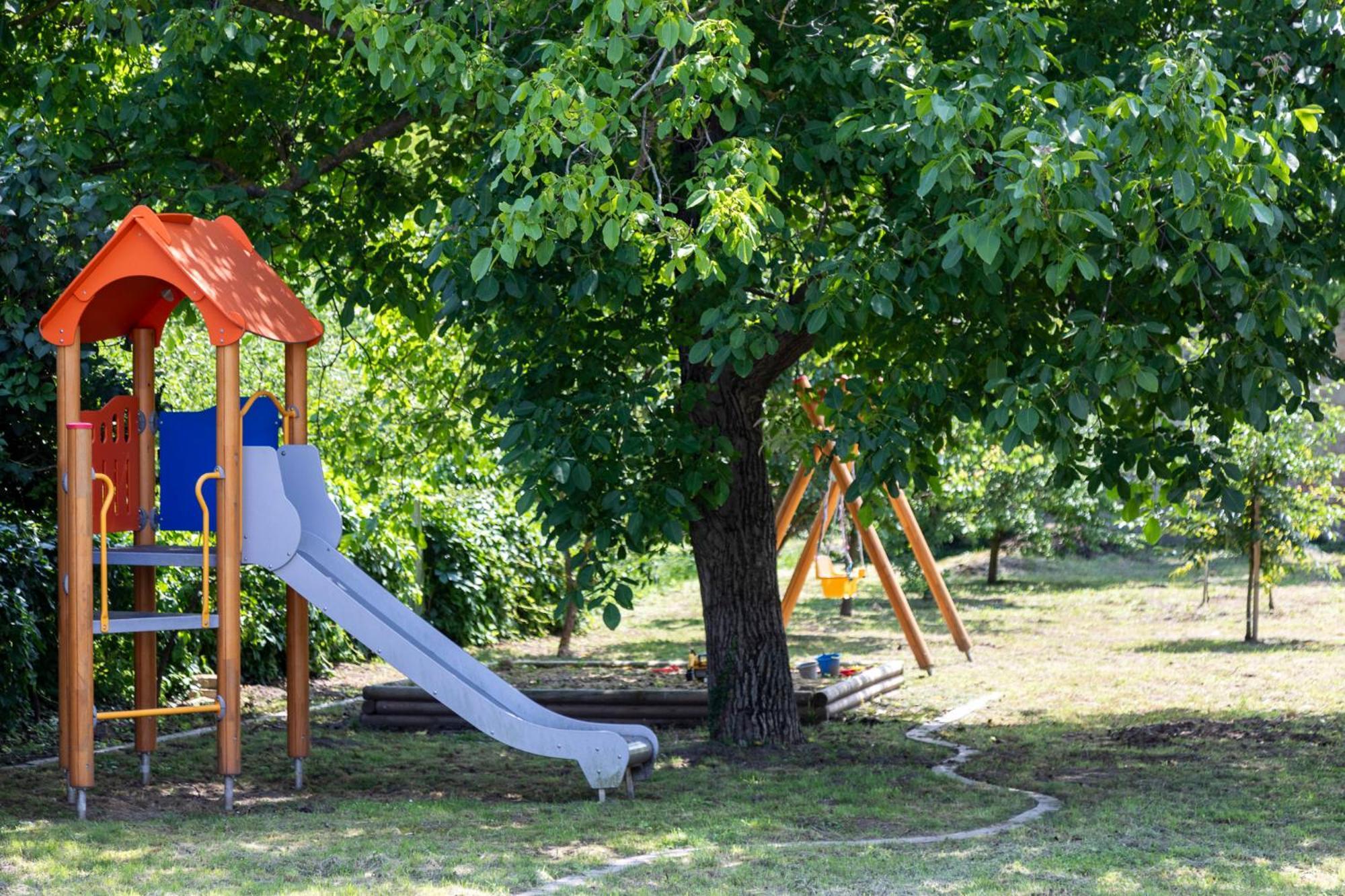 Park Apartman Sarrod 外观 照片