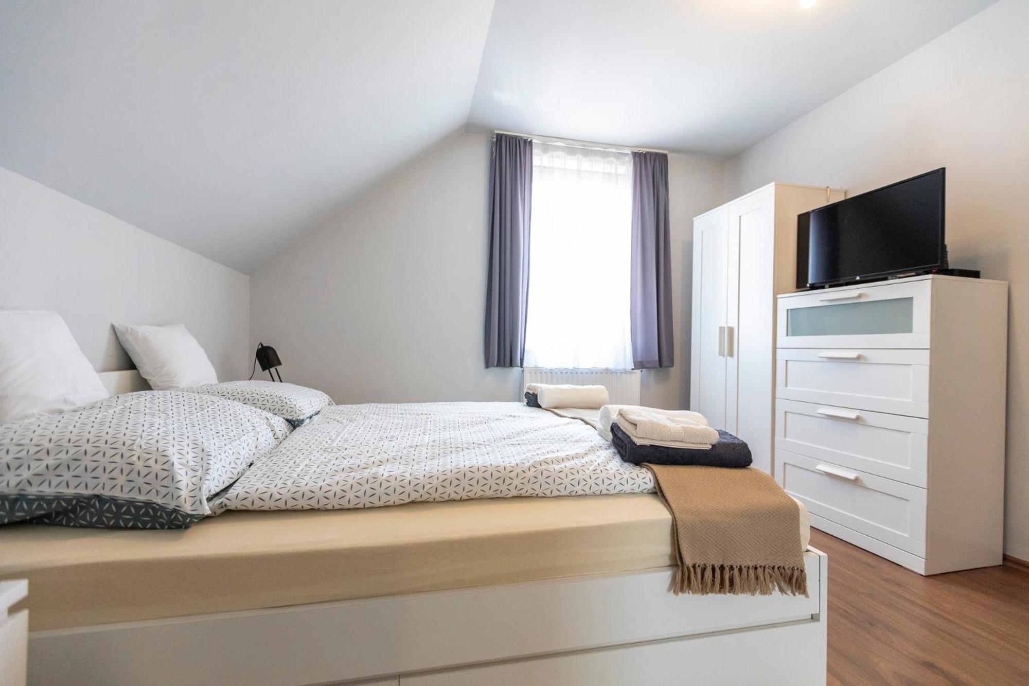 Park Apartman Sarrod 外观 照片