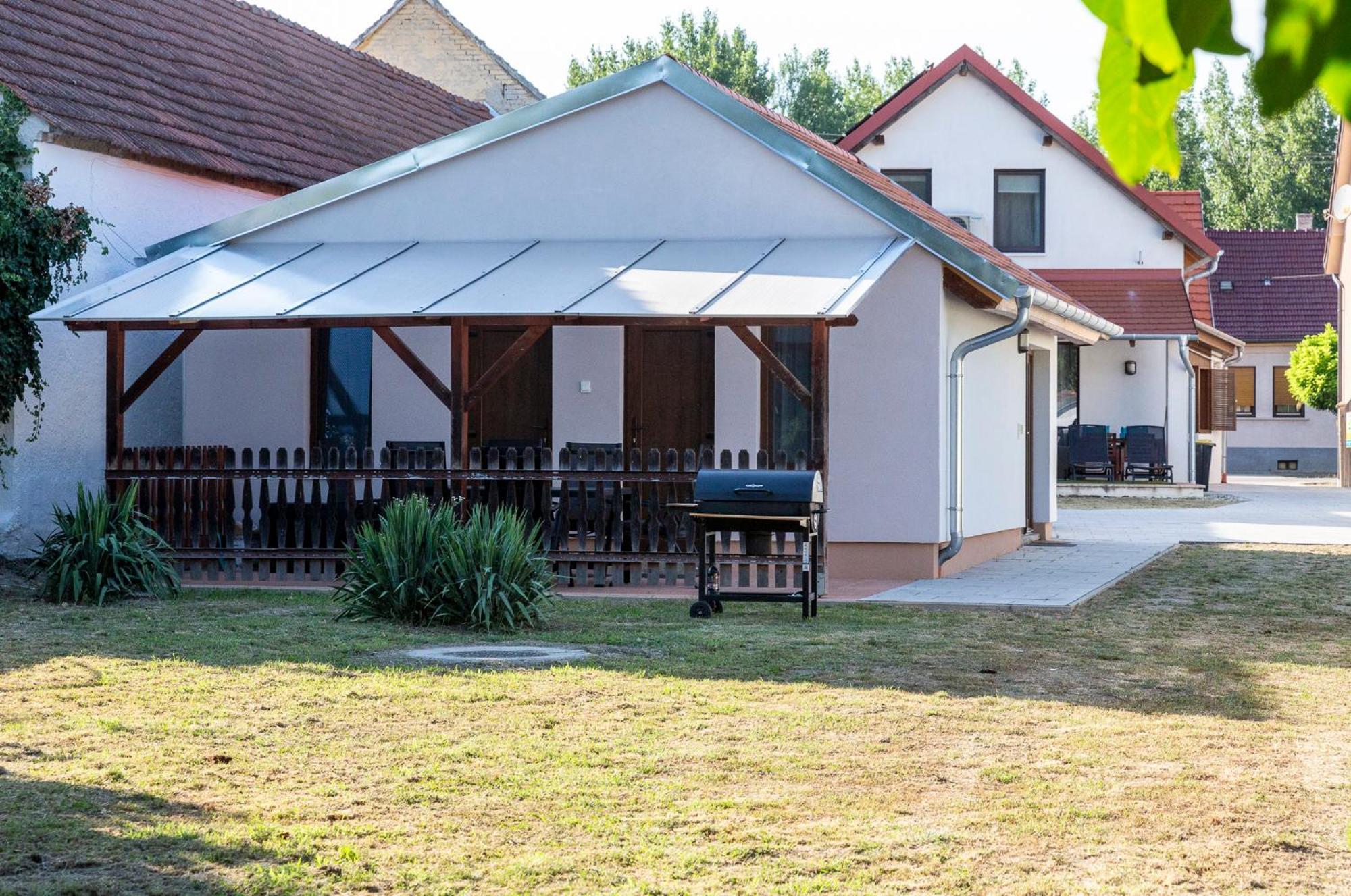 Park Apartman Sarrod 外观 照片